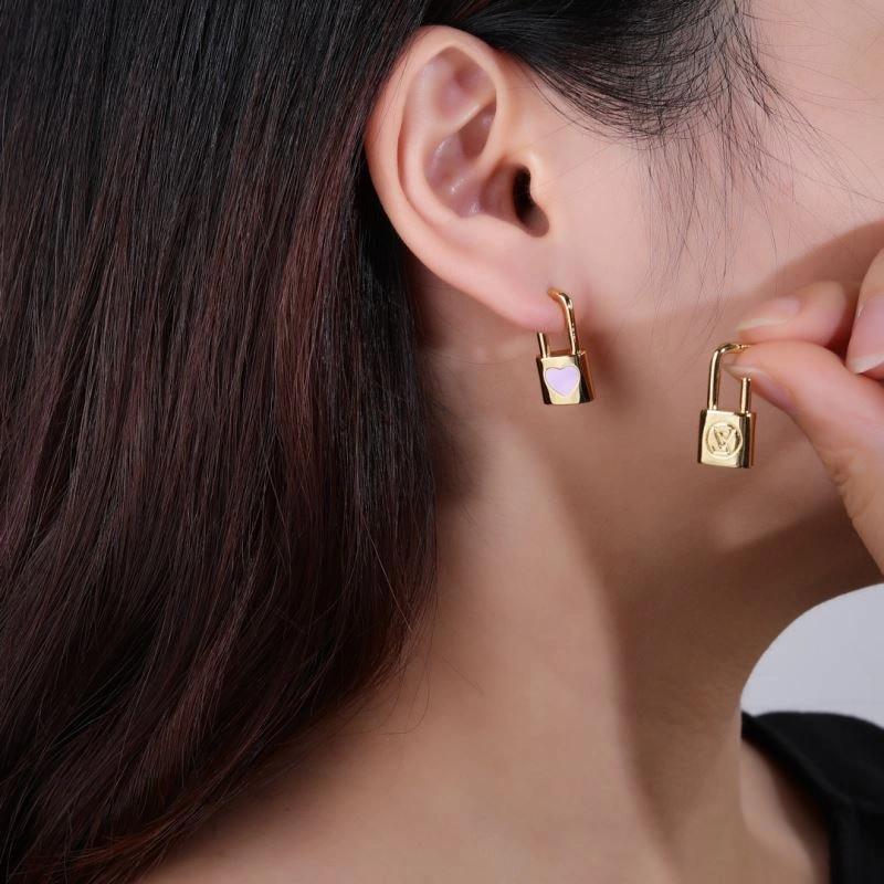 Minimalist Louis Vuitton Earrings 250953