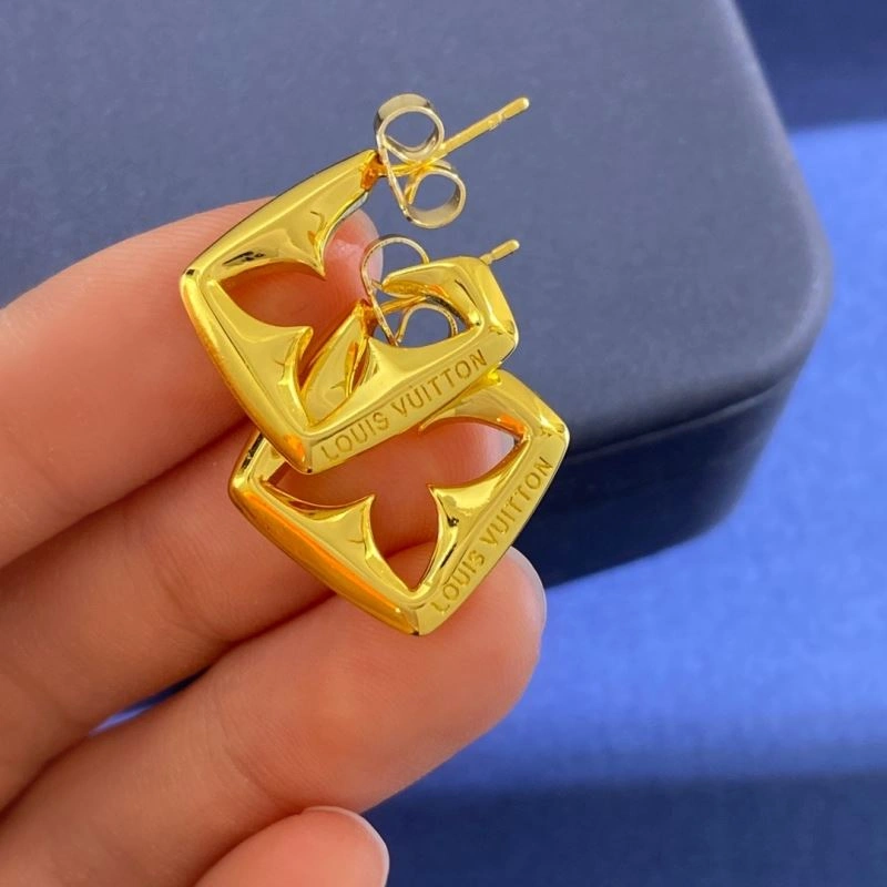 Minimalist Louis Vuitton Earrings 250935