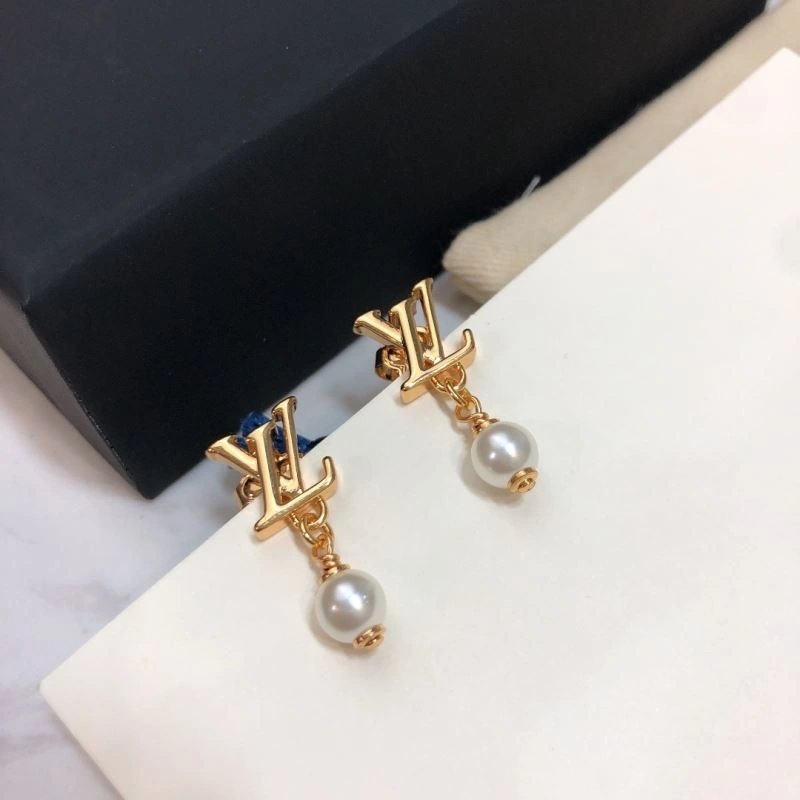 Louis Vuitton Earrings SmoothTexture 250908