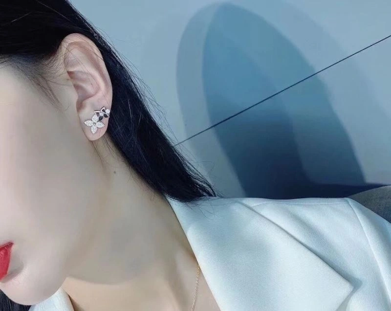 Louis Vuitton Earrings AllSeason 250662