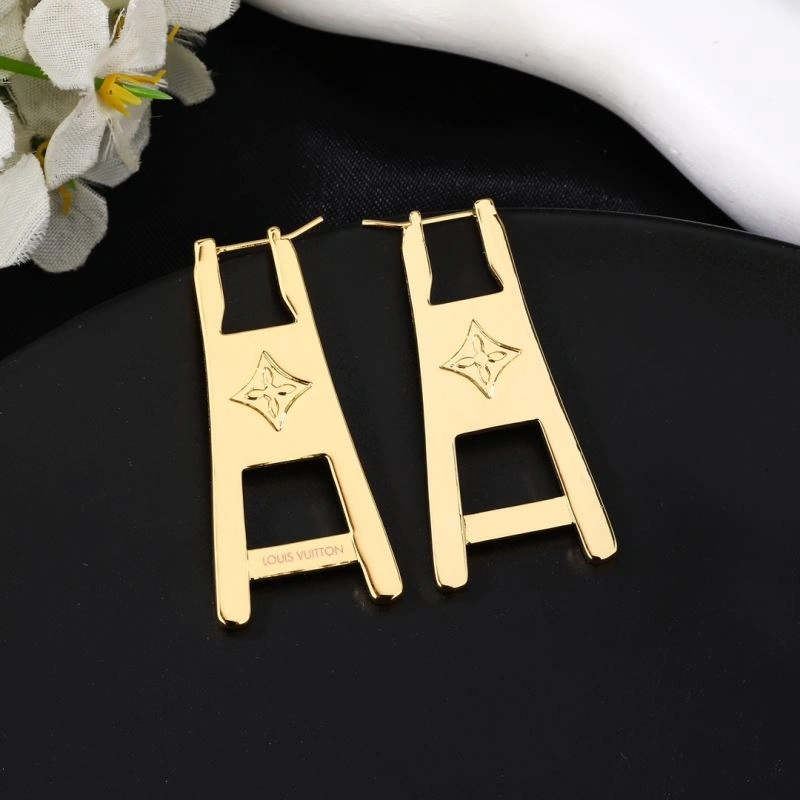 WellDesigned Louis Vuitton Earrings 250651
