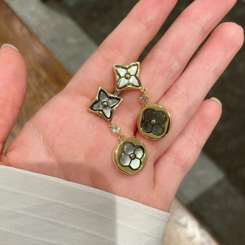 Louis Vuitton Earrings Youthful 250646