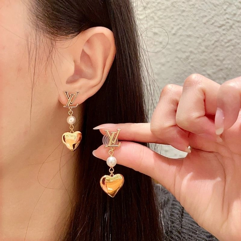 Effortless Louis Vuitton Earrings 250626