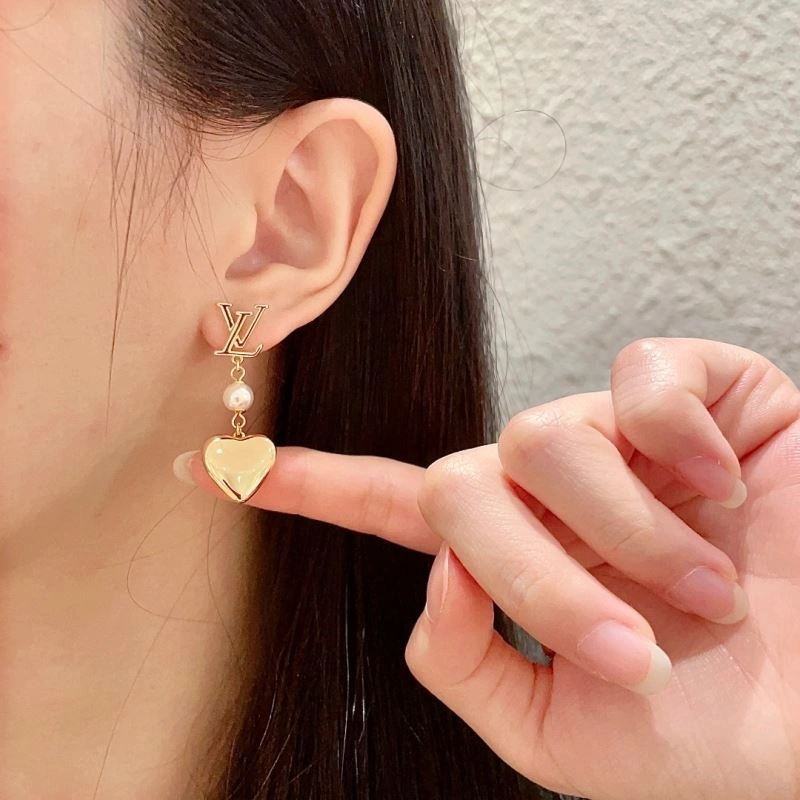 Effortless Louis Vuitton Earrings 250626