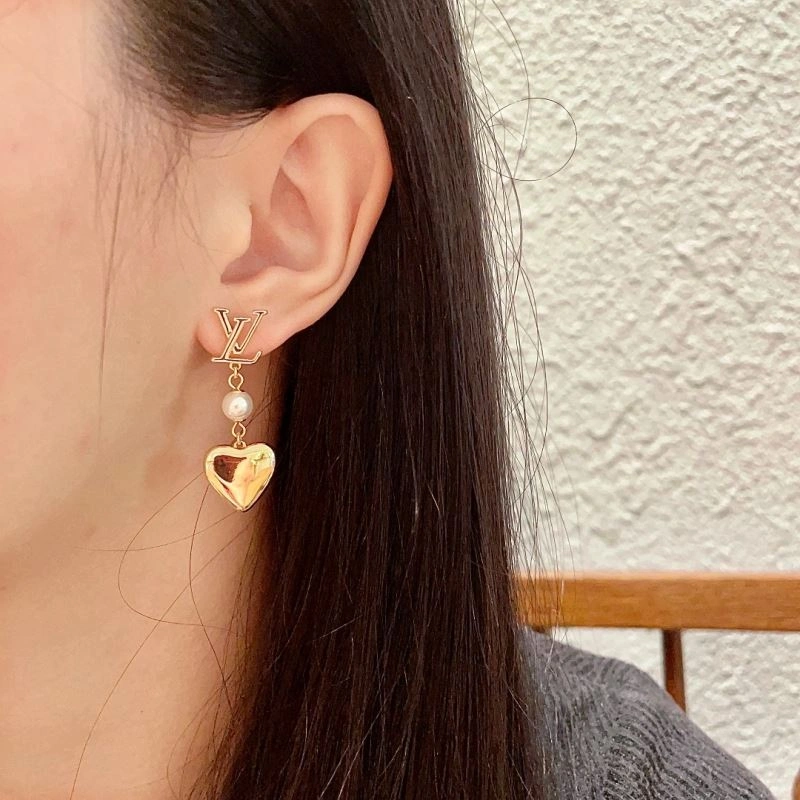 Effortless Louis Vuitton Earrings 250626