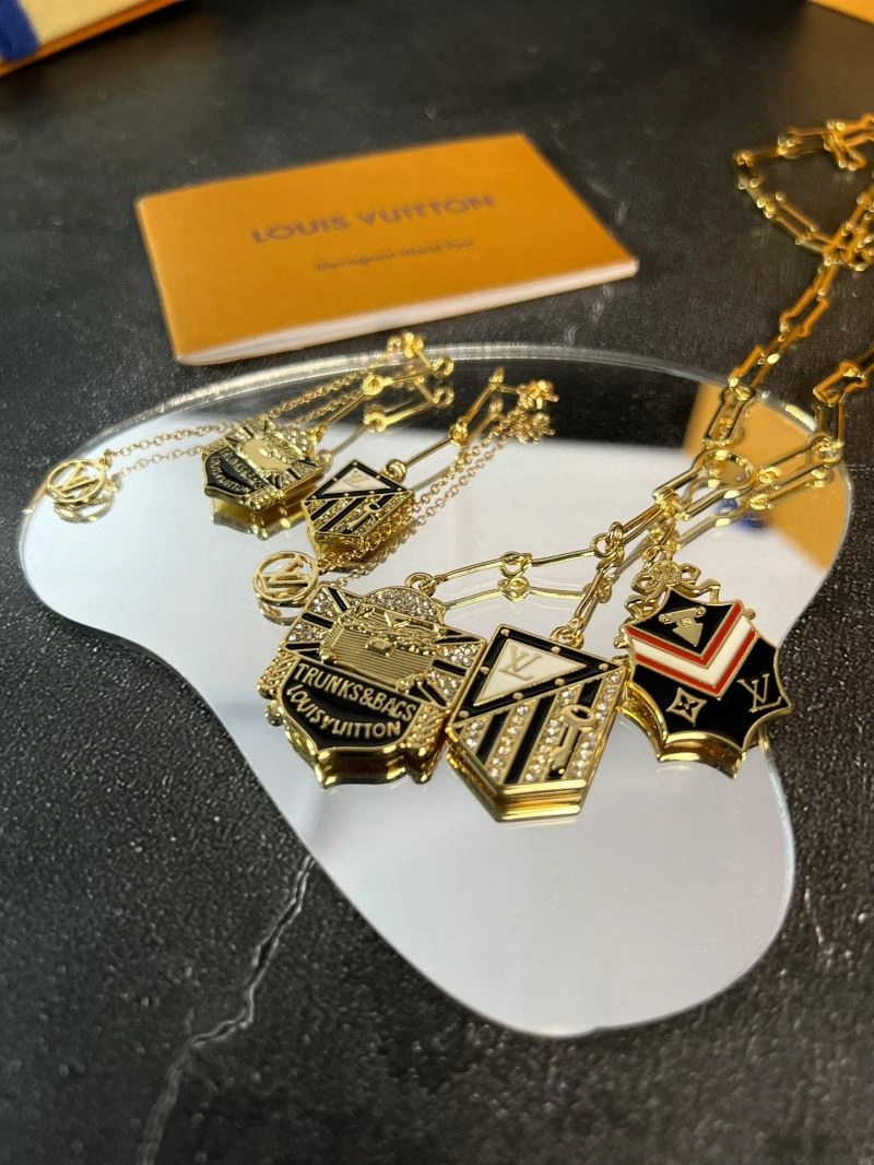 Stylish Louis Vuitton Earrings 250617