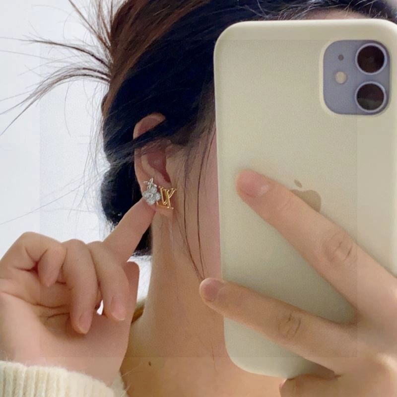 Louis Vuitton Earrings Cozy 250640