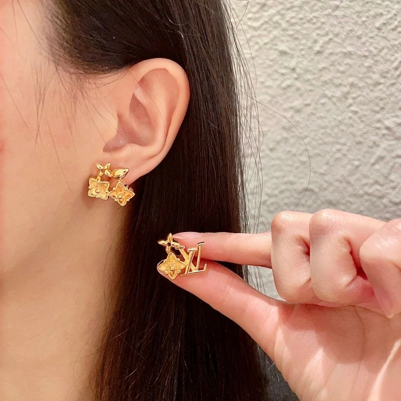 Sporty Louis Vuitton Earrings 250597