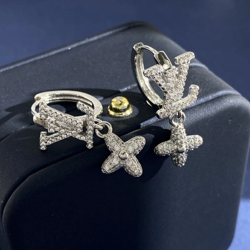 Louis Vuitton Earrings Compact 250600