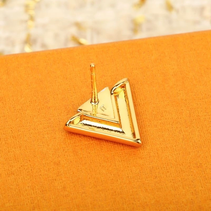 Cozy Louis Vuitton Earrings 250583