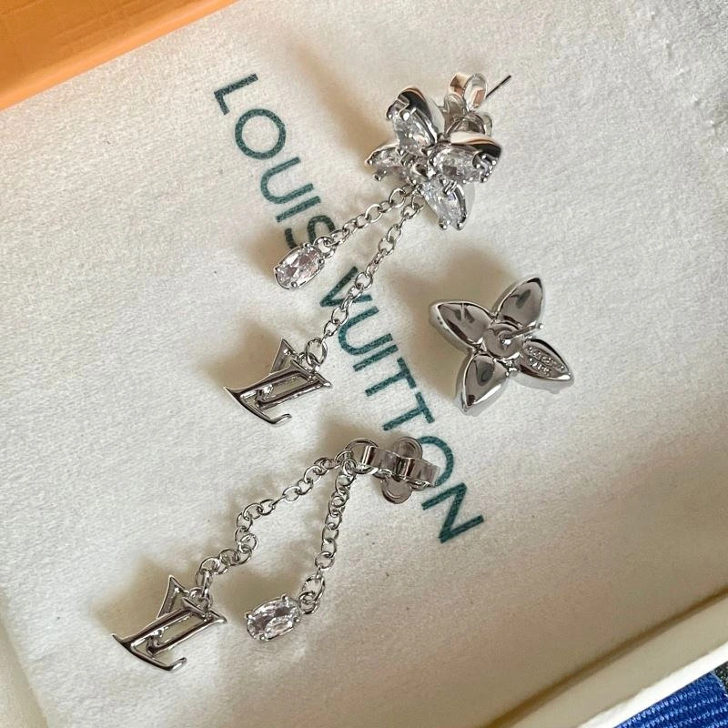 Minimalist Louis Vuitton Earrings 250588