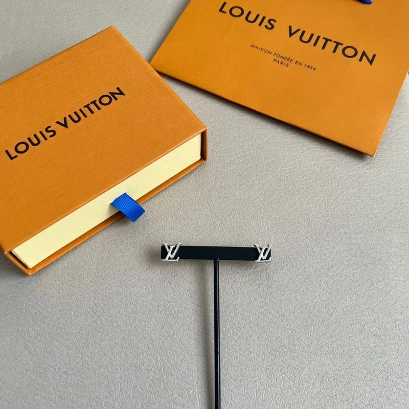 MoistureWicking Louis Vuitton Earrings 250208
