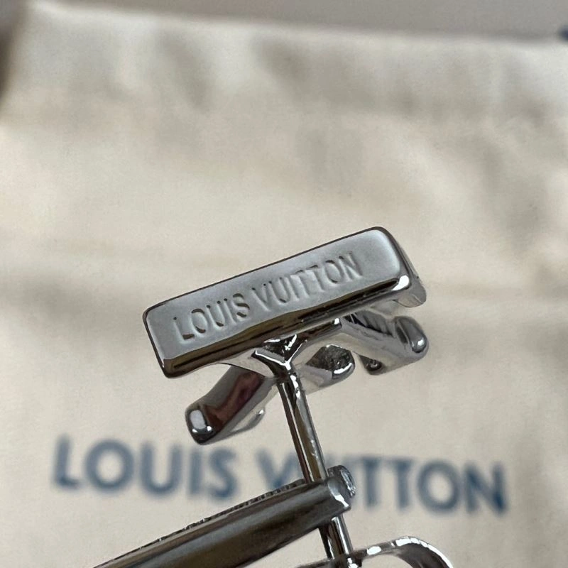 MoistureWicking Louis Vuitton Earrings 250208