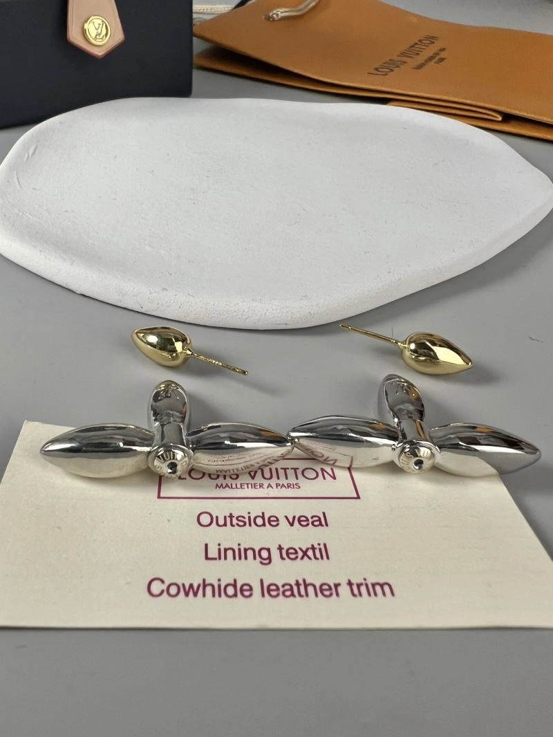 Supportive Louis Vuitton Earrings 250202
