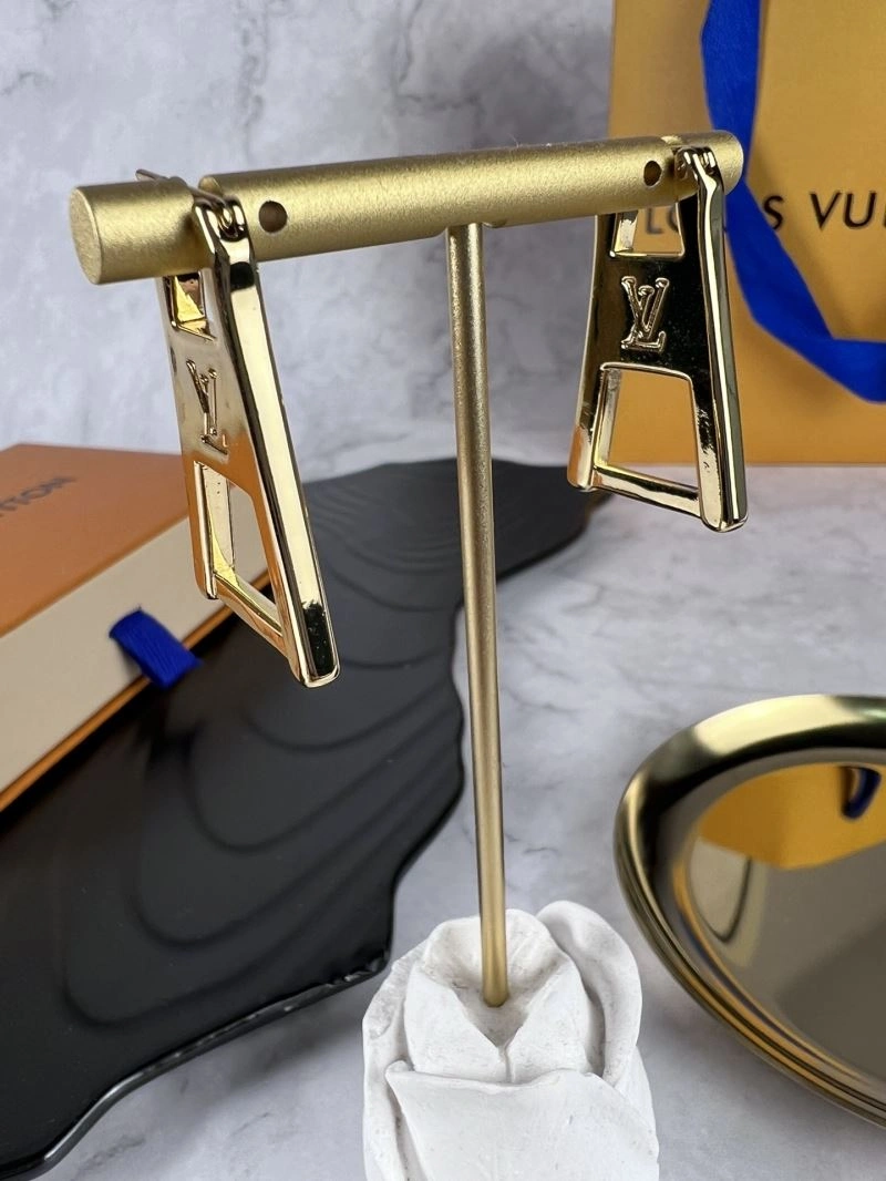 EyeCatching Louis Vuitton Earrings 250211