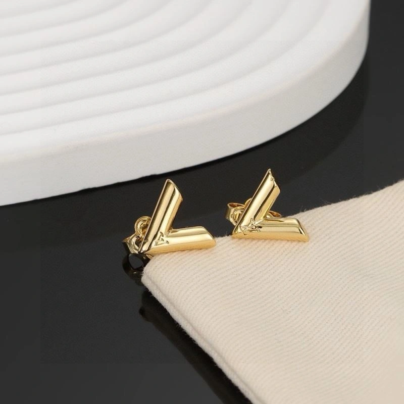Lightweight Louis Vuitton Earrings 250185