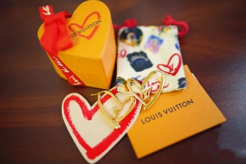 Louis Vuitton Earrings Breathable 250138