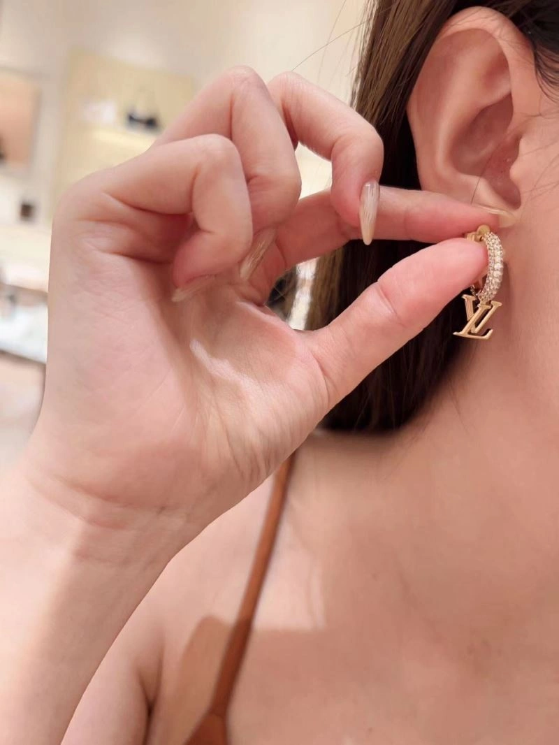 Louis Vuitton Earrings Durable 250131