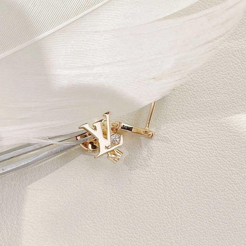Lightweight Louis Vuitton Earrings 250132