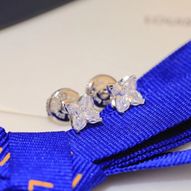 Louis Vuitton Earrings Versatile 250137