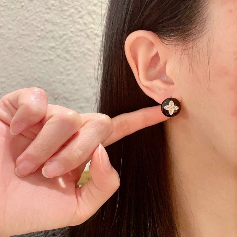 Unisex Louis Vuitton Earrings 250112