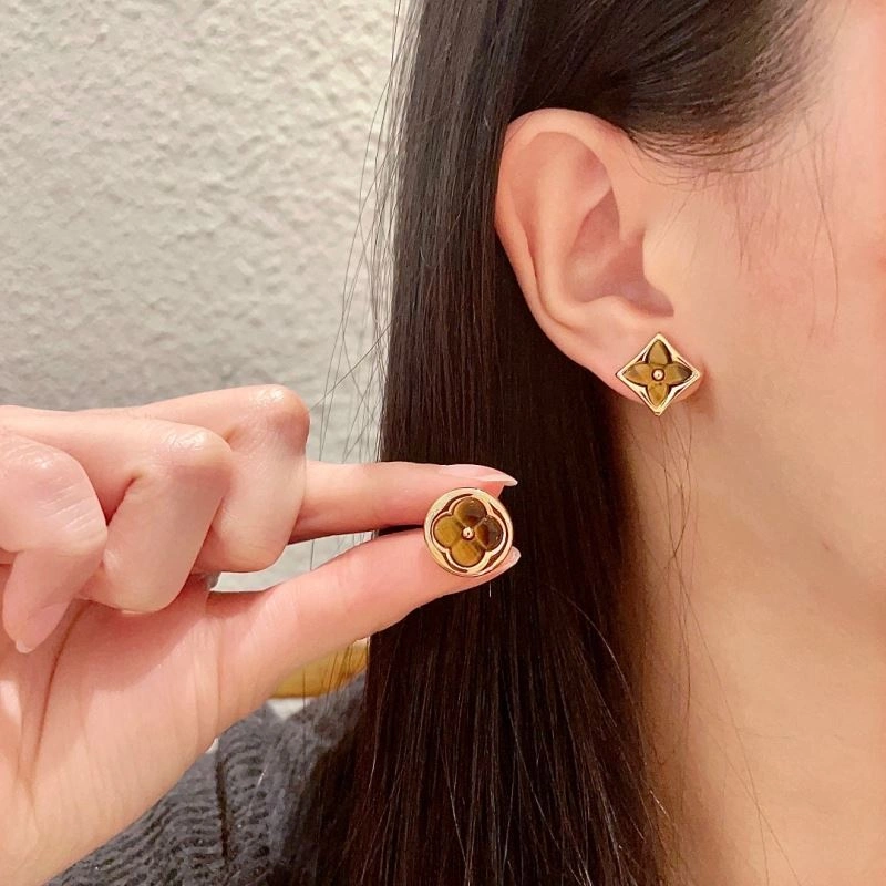 Effortless Louis Vuitton Earrings 250110