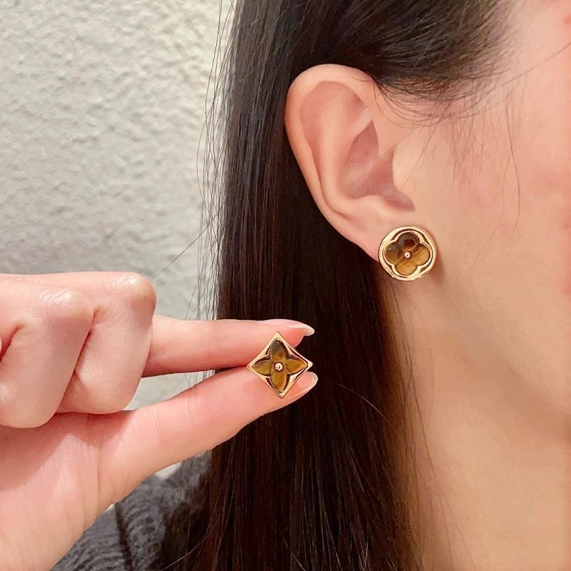Effortless Louis Vuitton Earrings 250110
