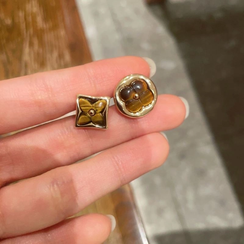 Effortless Louis Vuitton Earrings 250110