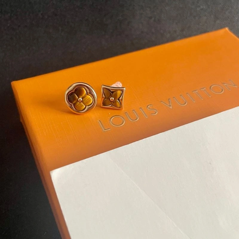 Effortless Louis Vuitton Earrings 250110