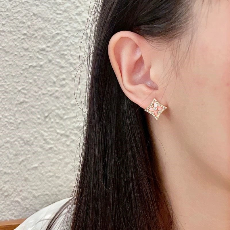 Louis Vuitton Earrings Elegant 249829