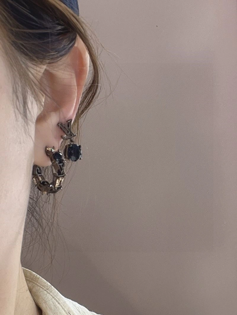Stylish Louis Vuitton Earrings 249791