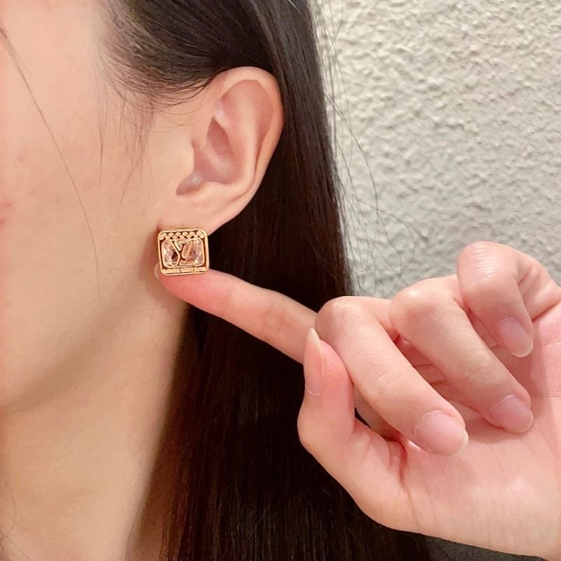 Durable Louis Vuitton Earrings 249775