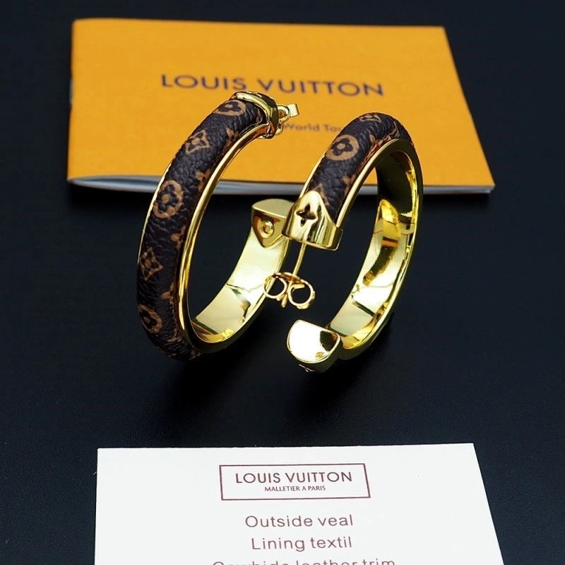 Sporty Louis Vuitton Earrings 249492