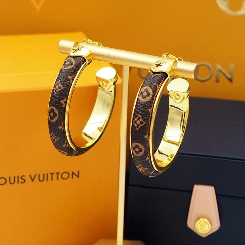 Sporty Louis Vuitton Earrings 249492
