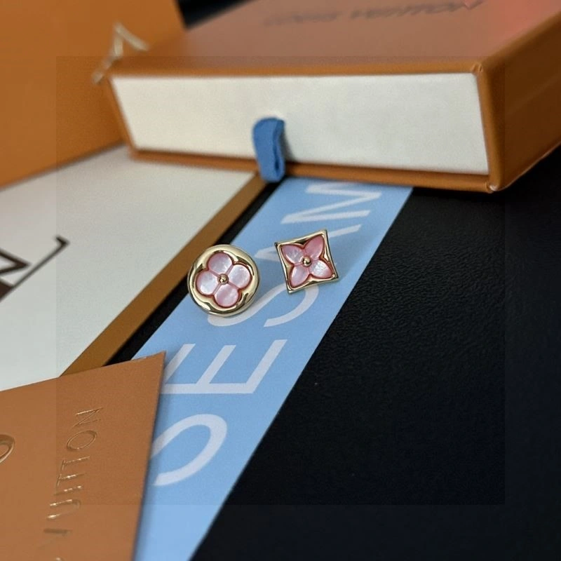 Sporty Louis Vuitton Earrings 249477