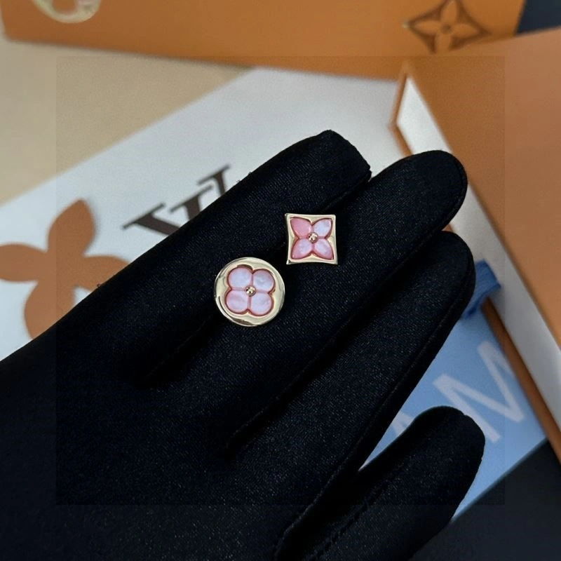 Sporty Louis Vuitton Earrings 249477