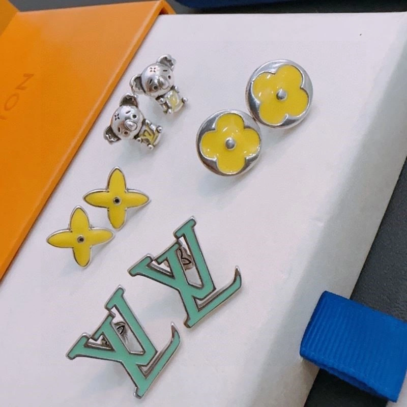 Casual Louis Vuitton Earrings 249407