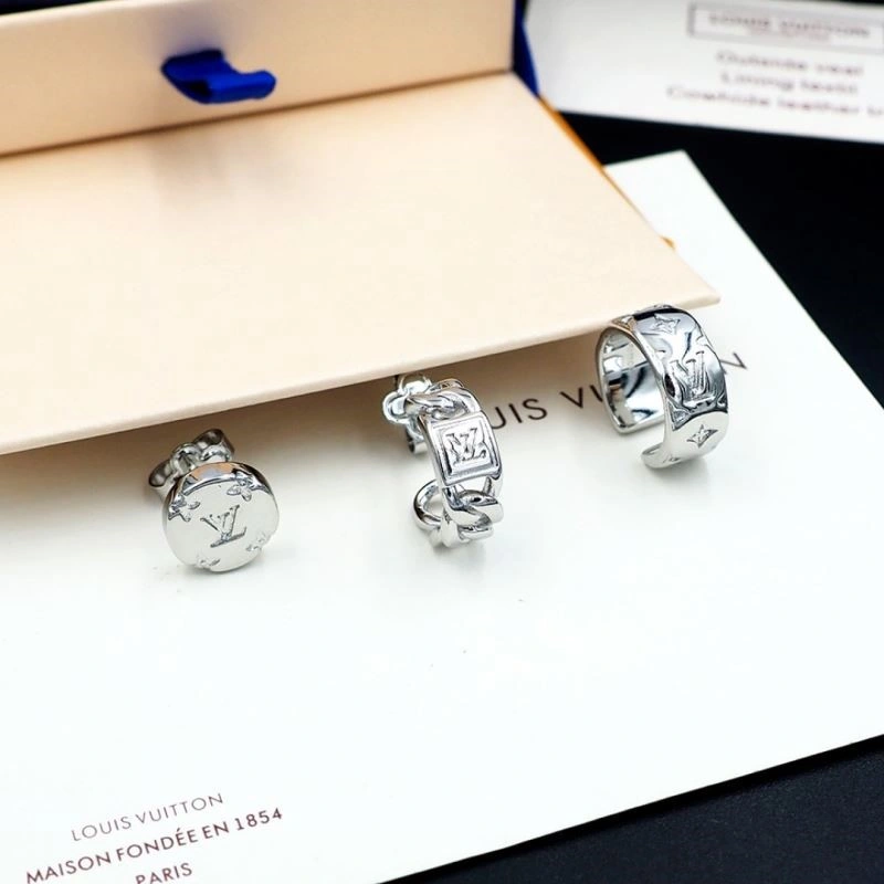Louis Vuitton Earrings Attractive 249422