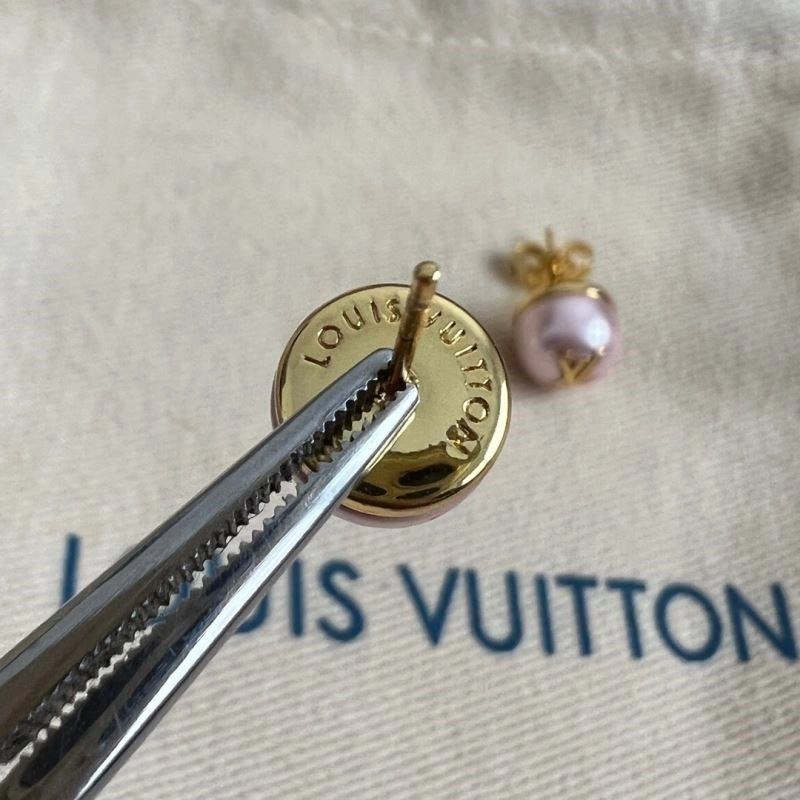 Affordable Louis Vuitton Earrings 249038