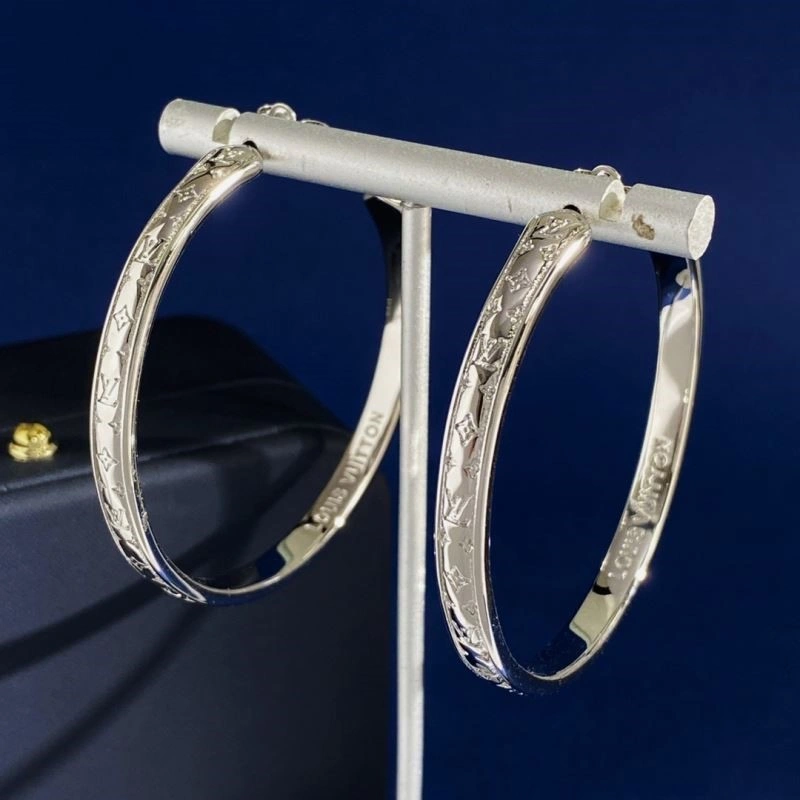 Lightweight Louis Vuitton Earrings 248994