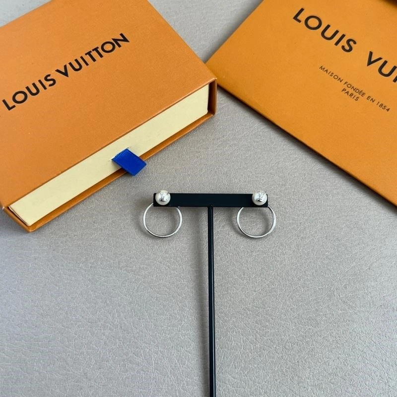 EyeCatching Louis Vuitton Earrings 248639