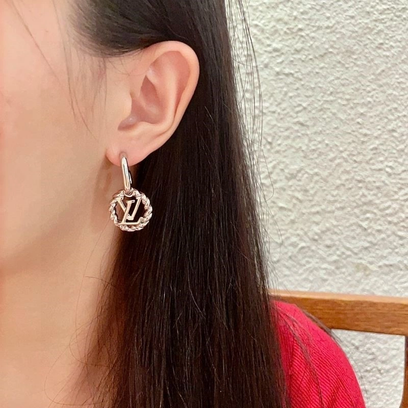 Snug Louis Vuitton Earrings 248631