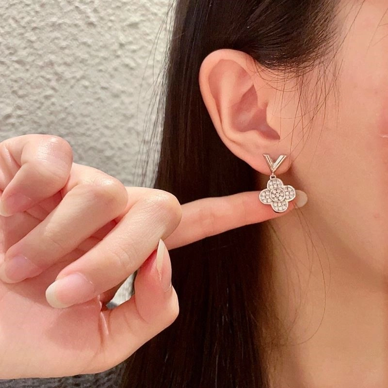 Bright Louis Vuitton Earrings 248632