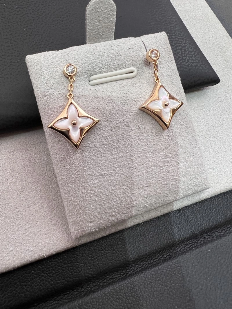 Louis Vuitton Earrings Effortless 248578