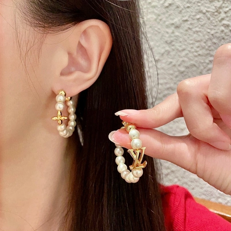 UrbanChic Louis Vuitton Earrings 248581