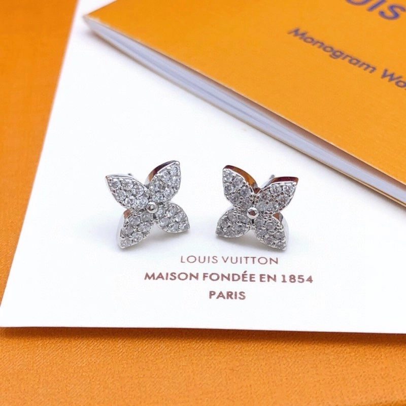 Minimalist Louis Vuitton Earrings 248127