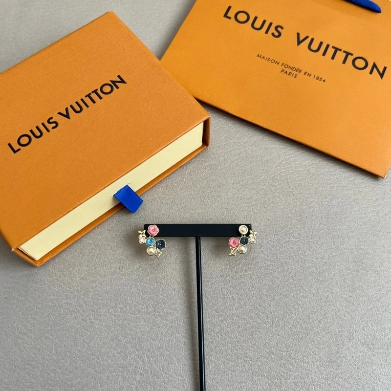Sleek Louis Vuitton Earrings 248063