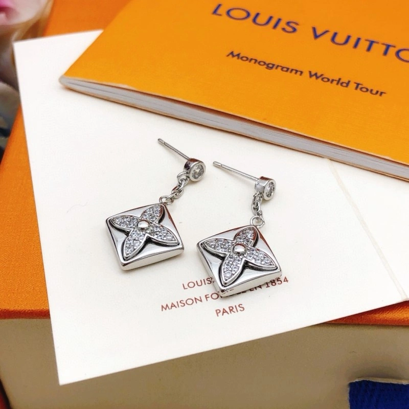 Louis Vuitton Earrings Compact 248067