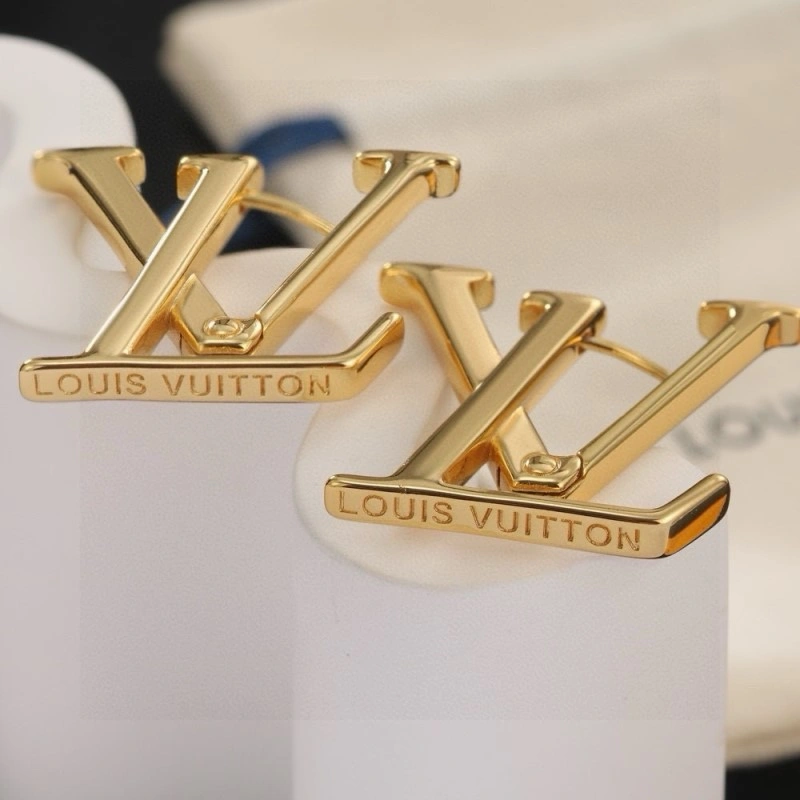 Versatile Louis Vuitton Earrings 247999