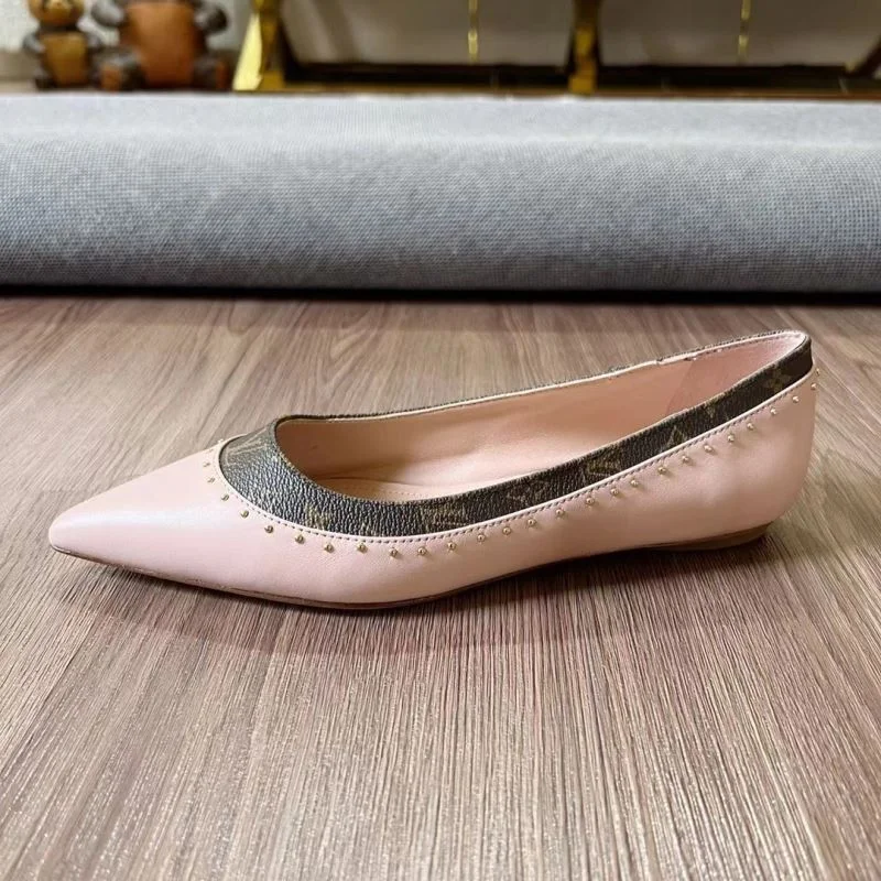 Flexible Louis Vuitton Flat Shoes 32400